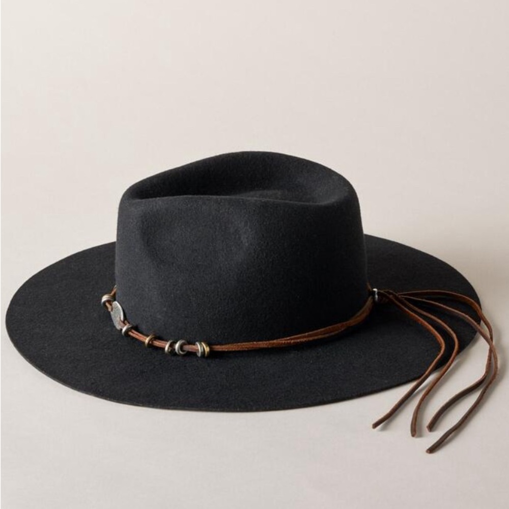 Wyeth Traveller black wool or brown hat. Hatband not included.